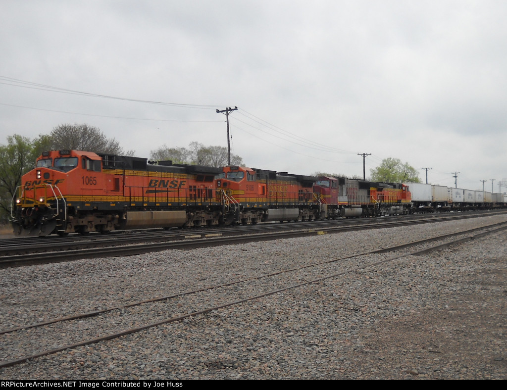 BNSF 1065 West